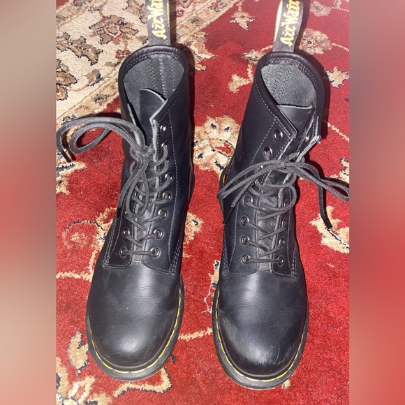 Doc Marten’s - Picture 2 of 6